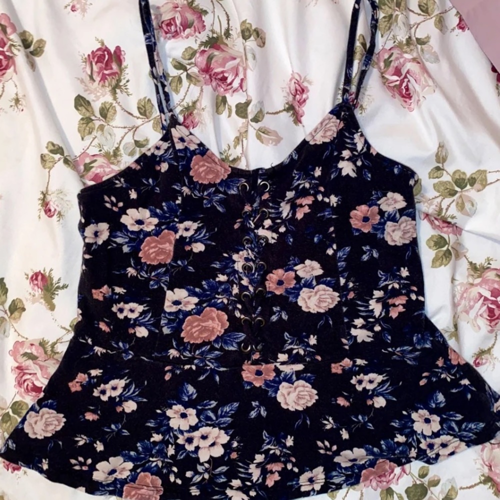 American Eagle crop top